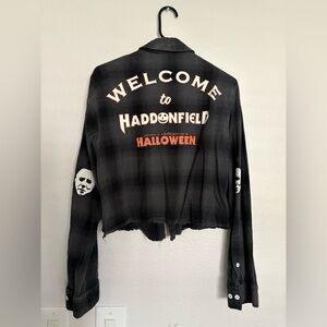 John Carpenter’s Halloween cropped flannel size medium